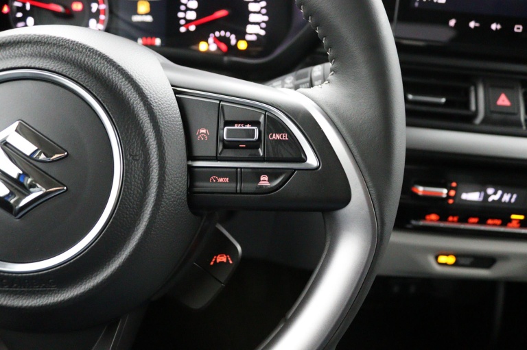 Suzuki Swift - 1.2 Style Smart Hybrid 22