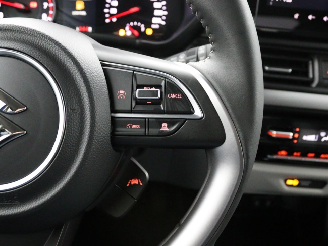 Suzuki Swift - 1.2 Style Smart Hybrid