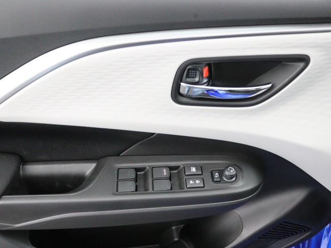 Suzuki Swift - 1.2 Style Smart Hybrid