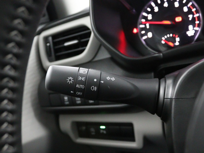 Suzuki Swift - 1.2 Style Smart Hybrid