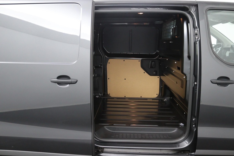 Toyota PROACE Electric Long Worker 75kWh - Standaard laadvermogen Electric Navigator met Bank 14