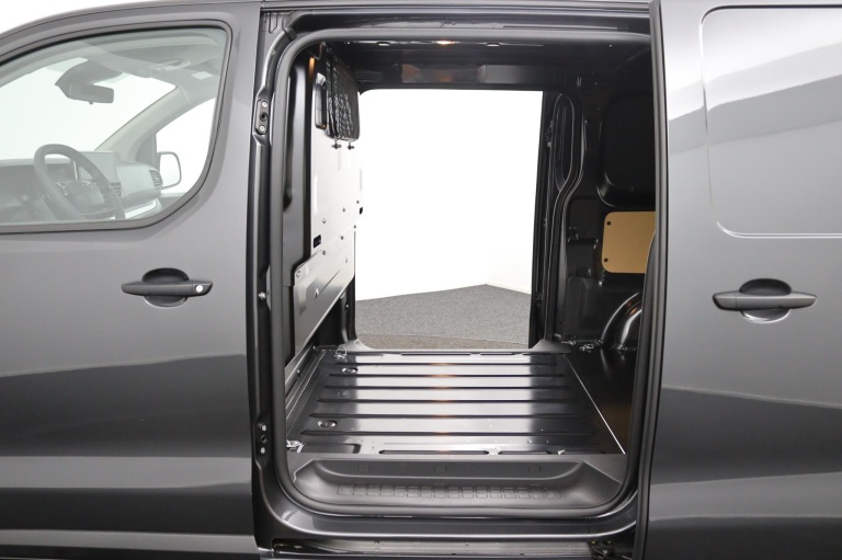 Toyota PROACE Electric Long Worker 75kWh - Standaard laadvermogen Electric Navigator met Bank 15