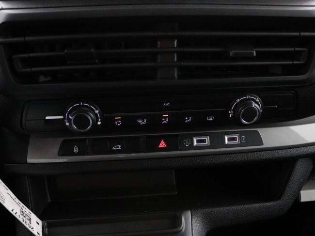 Toyota PROACE Electric Long Worker 75kWh - Standaard laadvermogen Electric Navigator met Bank