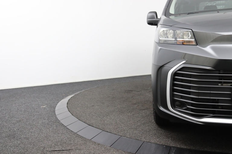 Toyota PROACE Electric Long Worker 75kWh - Standaard laadvermogen Electric Navigator met Bank 27