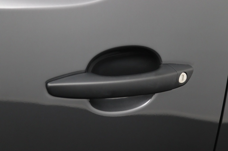 Toyota PROACE Electric Long Worker 75kWh - Standaard laadvermogen Electric Navigator met Bank 29