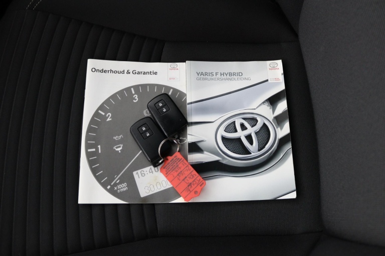 Toyota Yaris - 1.0 VVT-i Now 11