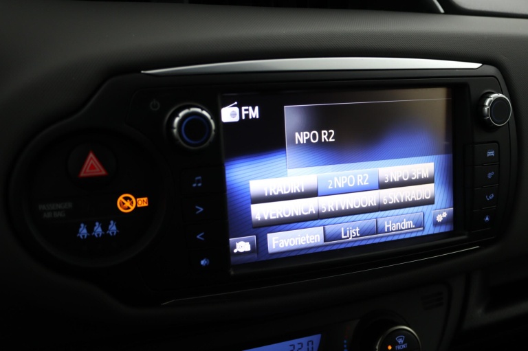 Toyota Yaris - 1.0 VVT-i Now 43