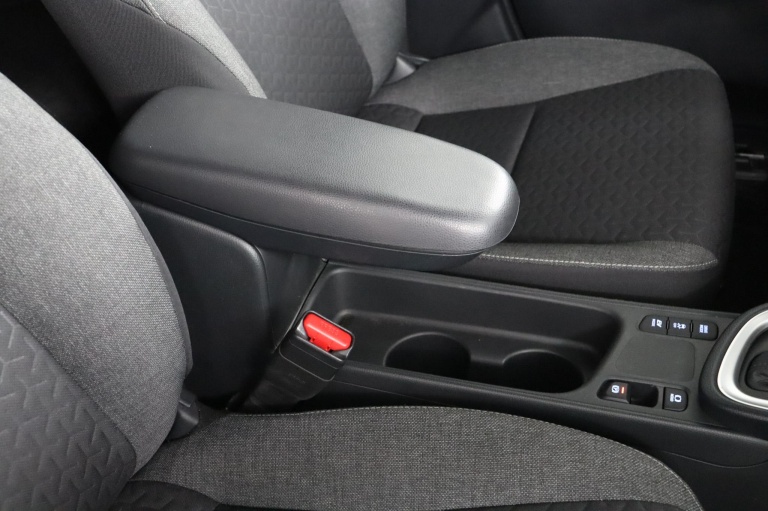 Toyota Yaris Cross - 1.5 Hybrid Dynamic 63