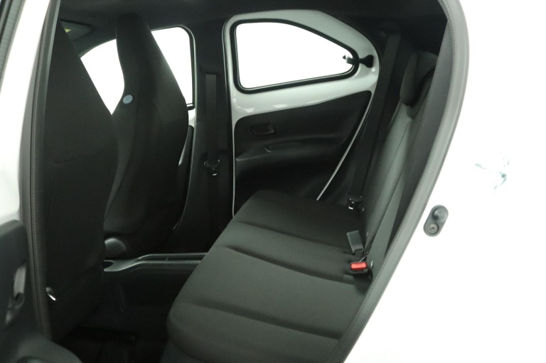 Toyota Aygo X - Hybrid 115 play 17