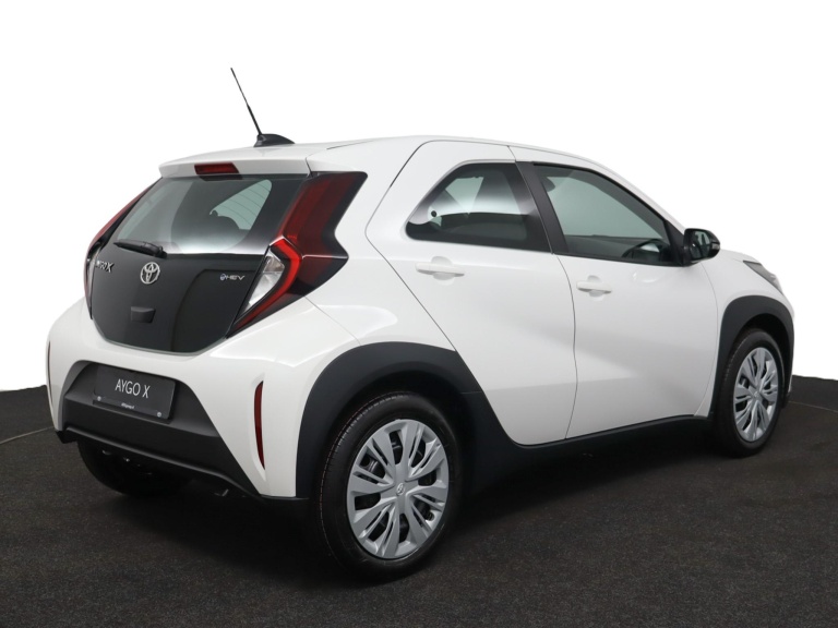 Toyota Aygo X - Hybrid 115 play 2