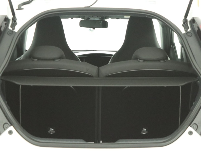 Toyota Aygo X - Hybrid 115 play