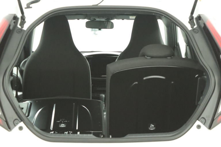 Toyota Aygo X - Hybrid 115 play 24