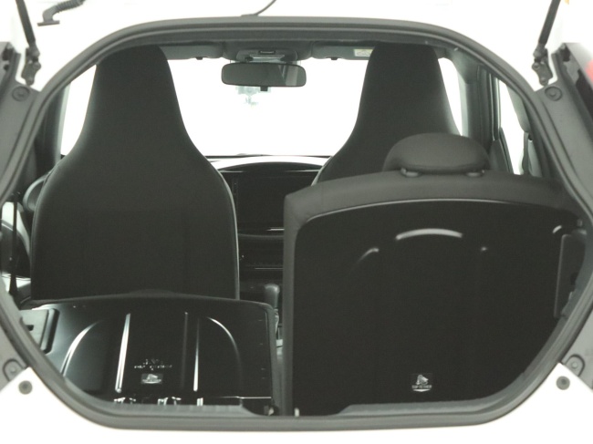 Toyota Aygo X - Hybrid 115 play