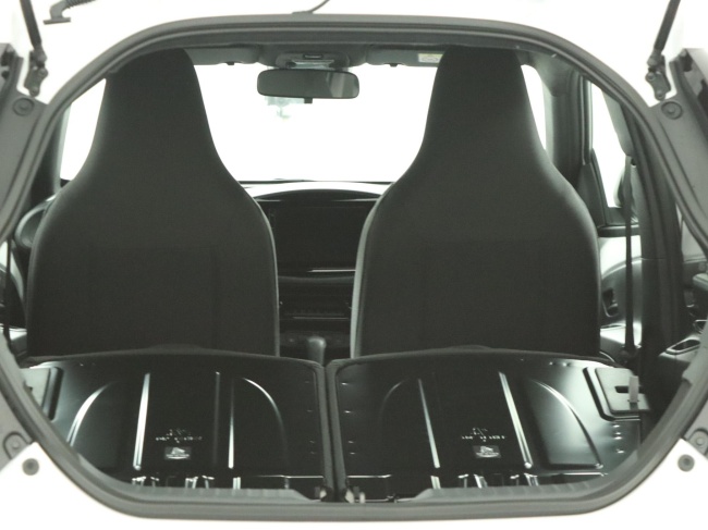 Toyota Aygo X - Hybrid 115 play