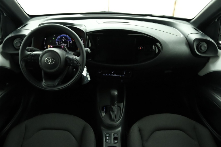 Toyota Aygo X - Hybrid 115 play 4