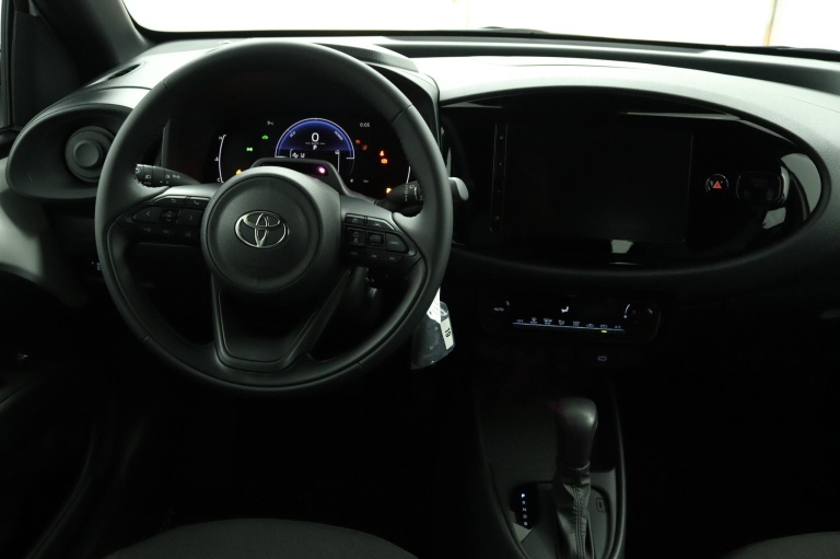 Toyota Aygo X - Hybrid 115 play 57