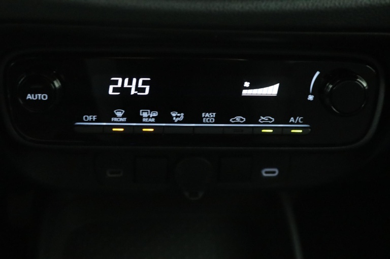 Toyota Aygo X - Hybrid 115 play 7