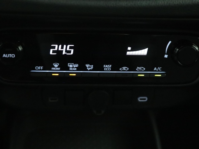 Toyota Aygo X - Hybrid 115 play