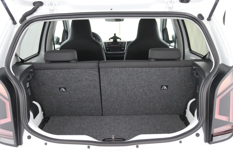 Volkswagen Up! - 1.0 R-Line 23