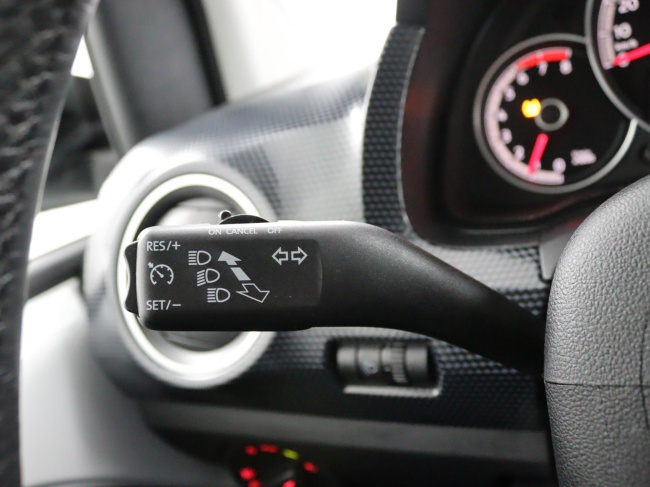 Volkswagen Up! - 1.0 R-Line