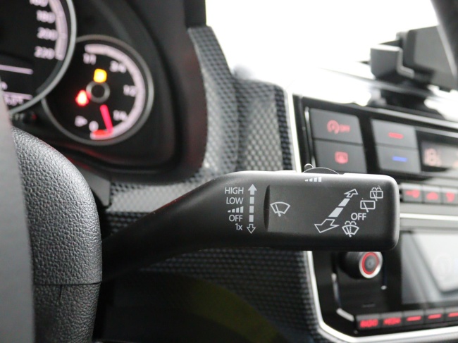 Volkswagen Up! - 1.0 R-Line