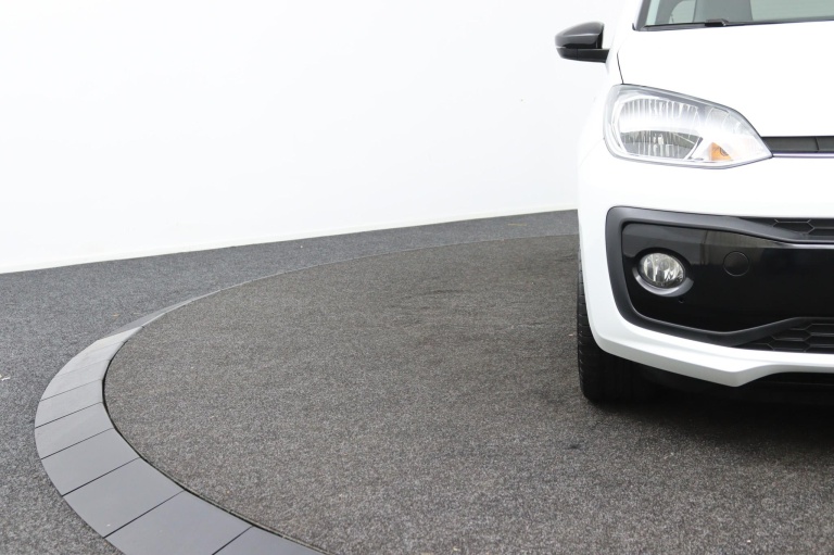 Volkswagen Up! - 1.0 R-Line 32