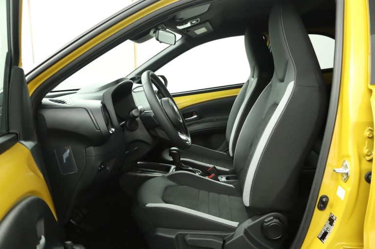 Toyota Aygo X - Hybrid 115 GR Sport 17