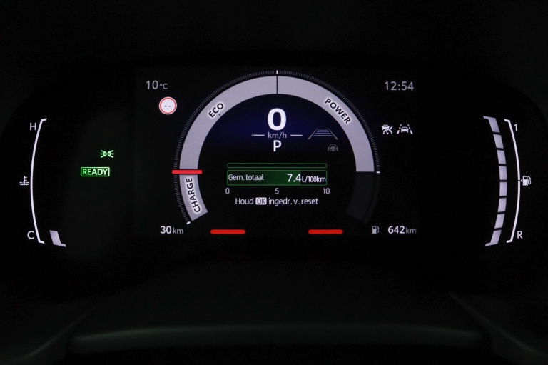 Toyota Aygo X - Hybrid 115 GR Sport 6