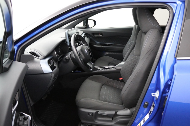 Toyota C-HR - 2.0 Hybrid Bi-Tone 17