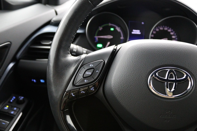 Toyota C-HR - 2.0 Hybrid Bi-Tone 19