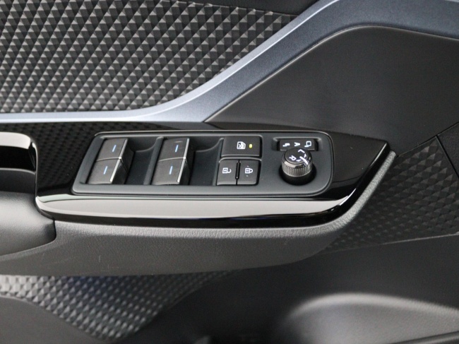 Toyota C-HR - 2.0 Hybrid Bi-Tone