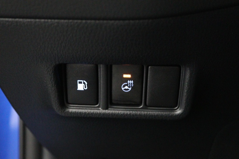 Toyota C-HR - 2.0 Hybrid Bi-Tone 29