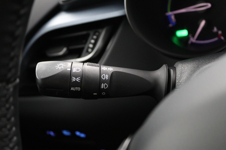 Toyota C-HR - 2.0 Hybrid Bi-Tone 30