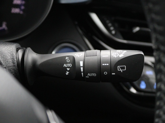 Toyota C-HR - 2.0 Hybrid Bi-Tone