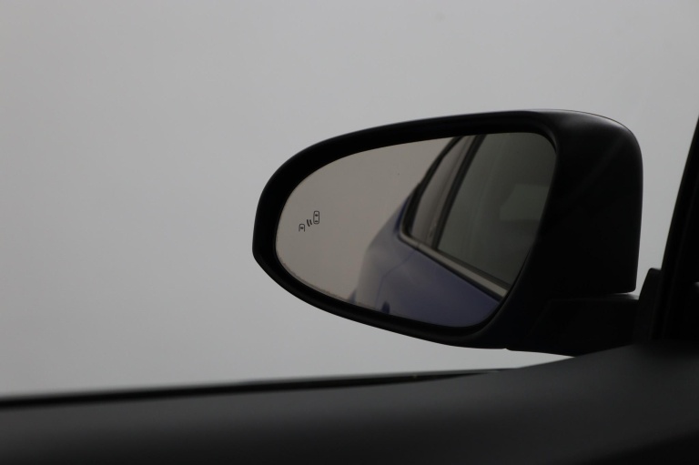 Toyota C-HR - 2.0 Hybrid Bi-Tone 36