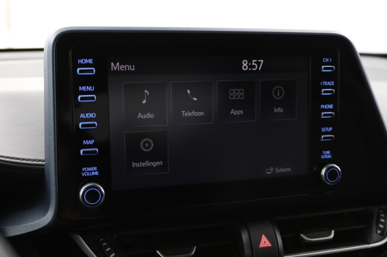 Toyota C-HR - 2.0 Hybrid Bi-Tone 42