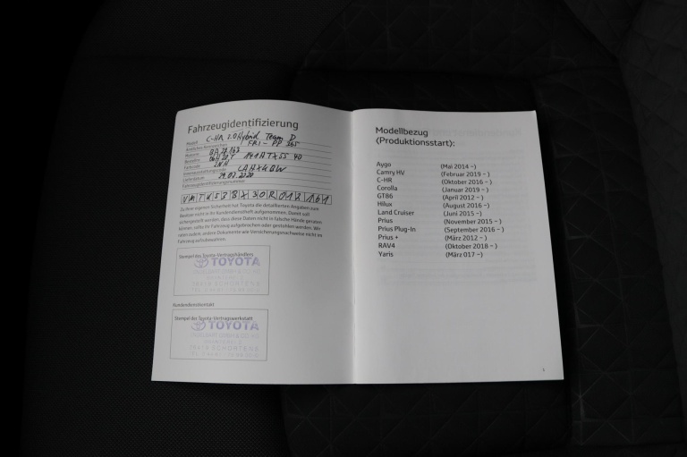 Toyota C-HR - 2.0 Hybrid Bi-Tone 47