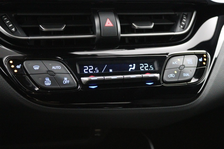 Toyota C-HR - 2.0 Hybrid Bi-Tone 7