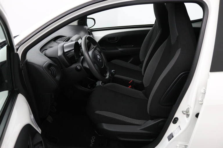 Toyota Aygo - 1.0 VVT-i x-now 16