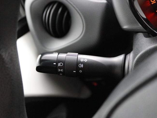 Toyota Aygo - 1.0 VVT-i x-now