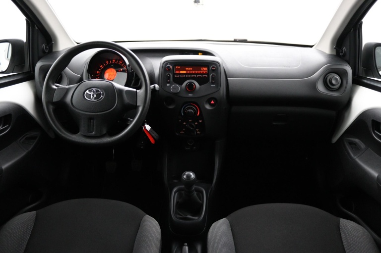 Toyota Aygo - 1.0 VVT-i x-now 4
