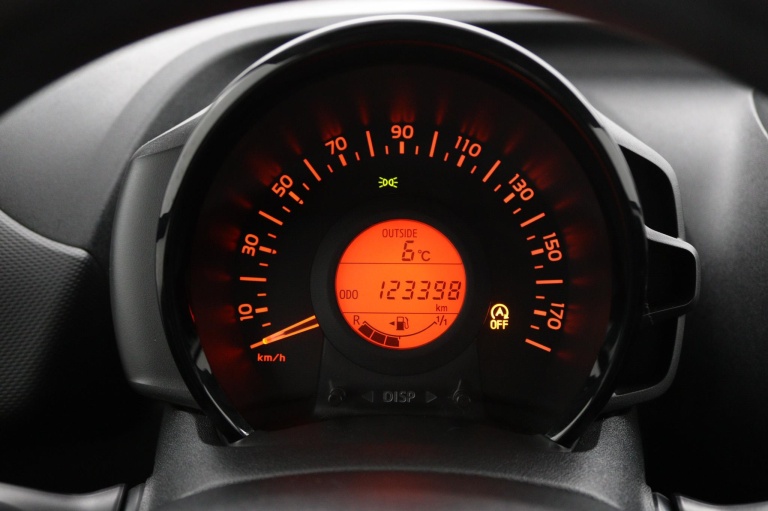 Toyota Aygo - 1.0 VVT-i x-now 6