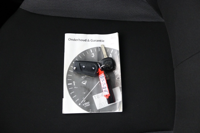 Toyota Aygo - 1.0 VVT-i x-now 9