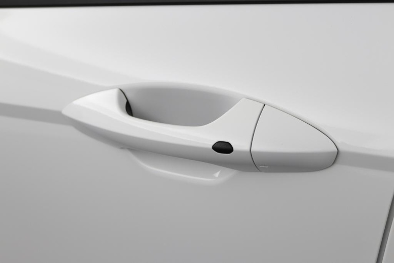 Hyundai Kona - 1.6 GDI HEV Comfort 32