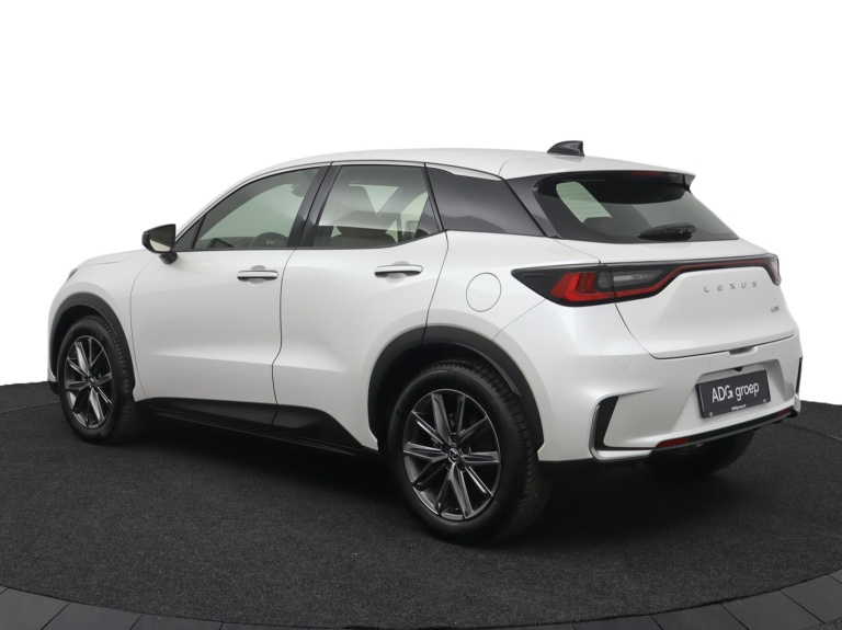 Lexus LBX - Elegant 2WD 11