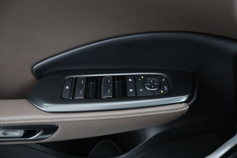 Lexus LBX - Elegant 2WD 28