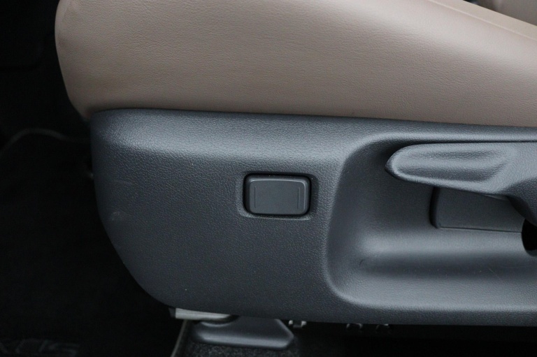 Lexus LBX - Elegant 2WD 37