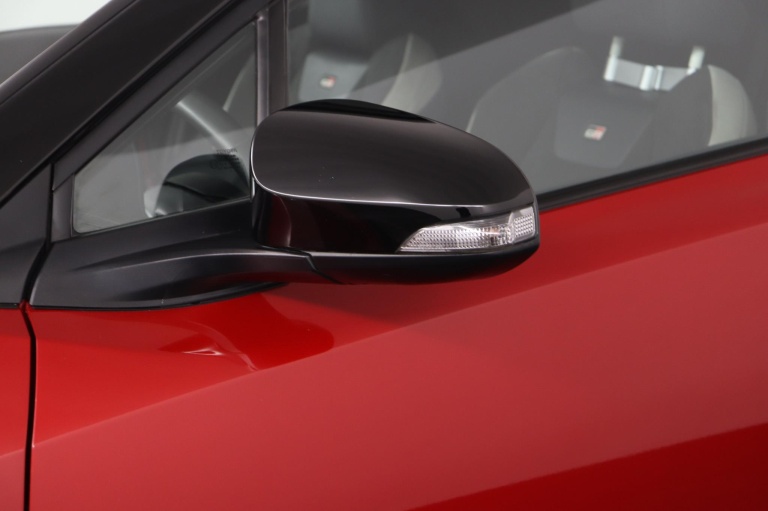 Toyota C-HR - 1.8 Hybrid GR-Sport 37