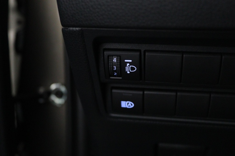 Toyota Yaris - 1.5 VVT-i Dynamic 29