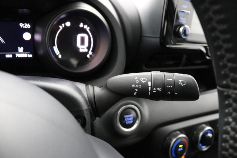 Toyota Yaris - 1.5 VVT-i Dynamic 31